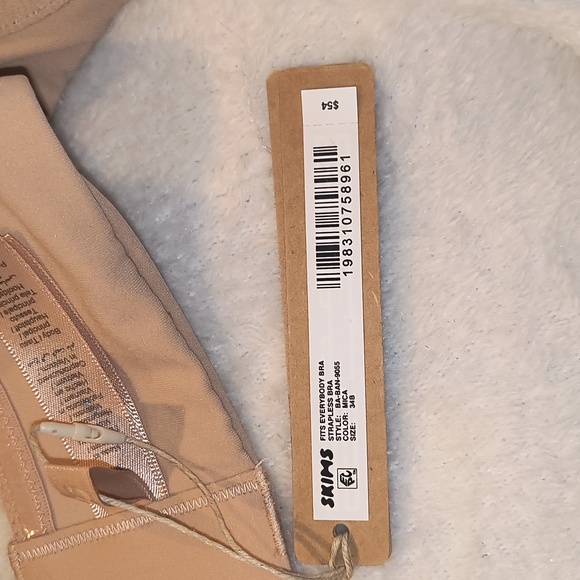 Skims Fits Everybody Strapless Convertible Bra 34B NWT - Picture 6 of 7